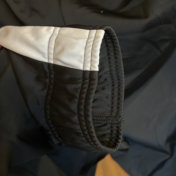 PUMA Classic Track Pant with Cat Logo, Contrast Leg Stripe and Pockets - Picture 8 of 12